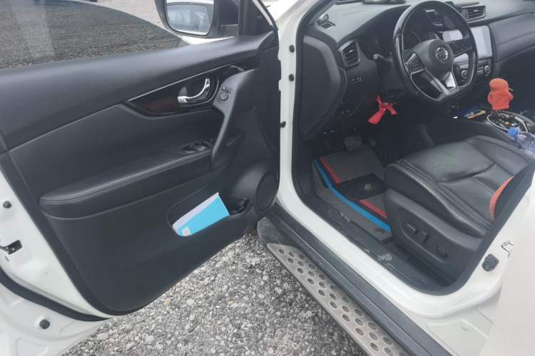 Used Nissan X-Trail 2019 2.0L CVT Smart Connect Comfort Edition 2WD Driver Seat