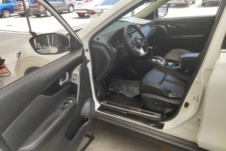 Used Nissan X-Trail 2019 2.0L CVT Smart Connect Comfort Edition 2WD Driver Seat