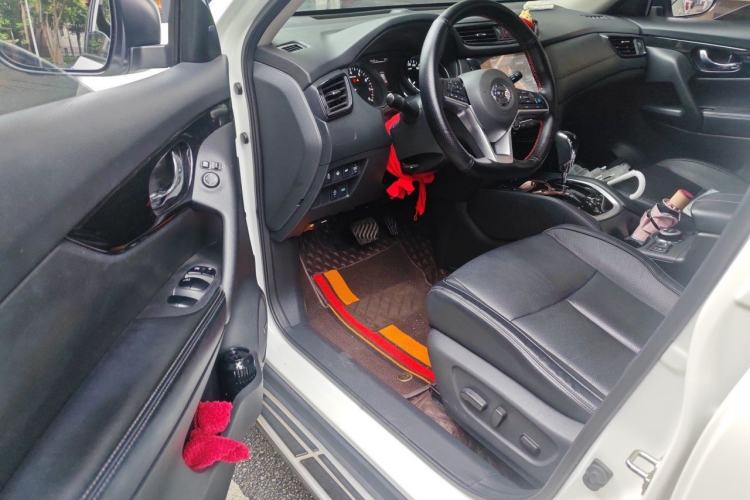 Used Nissan X-Trail 2019 2.5L CVT Smart Connect Luxury Edition 4WD Driver Seat