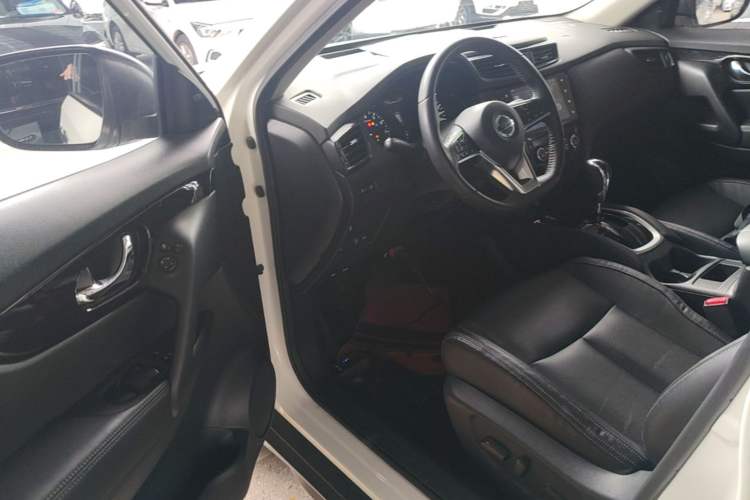 Used Nissan X-Trail 2019 2.0L CVT Smart Connect Comfort Edition 2WD Driver Seat