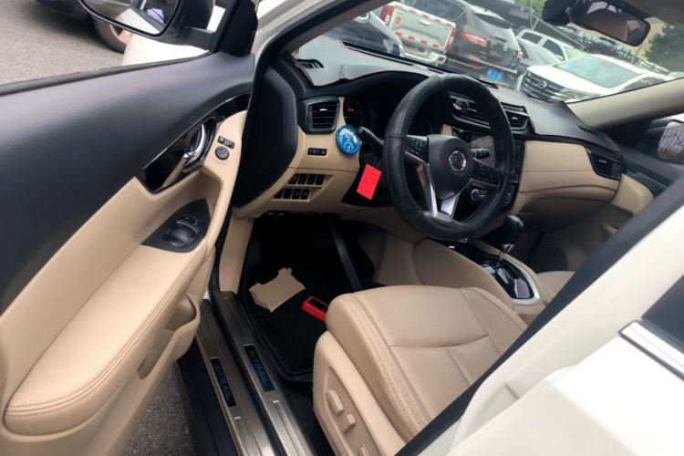 Used Nissan X-Trail 2019 2.0L CVT Smart Connect Comfort Edition 2WD Driver Seat