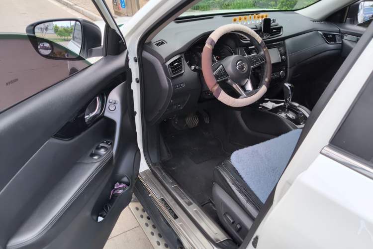Used Nissan X-Trail 2019 2.0L CVT Comfort Edition 2WD Driver Seat