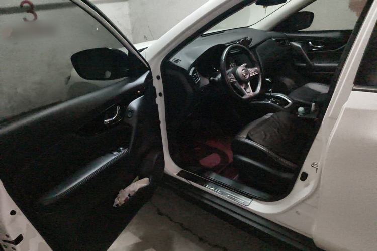 Used Nissan X-Trail 2019 2.0L CVT Smart Connect Comfort Edition 2WD Driver Seat
