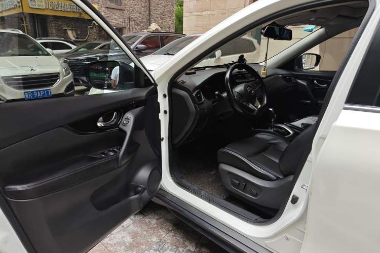 Used Nissan X-Trail 2019 2.0L CVT Smart Connect Comfort Edition 2WD Driver Seat
