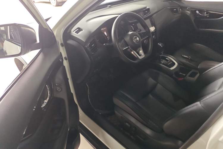 Used Nissan X-Trail 2019 2.0L CVT Smart Connect Comfort Edition 2WD Driver Seat