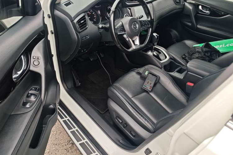 Used Nissan X-Trail 2019 2.0L CVT Smart Connect Comfort Edition 2WD Driver Seat