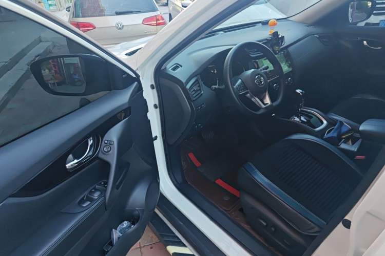 Used Nissan X-Trail 2019 2.0L CVT Smart Connect Comfort Edition 2WD Driver Seat