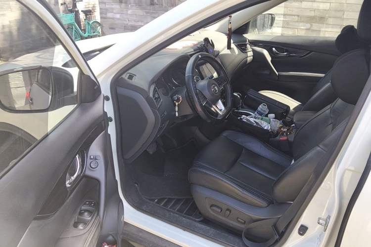 Used Nissan X-Trail 2019 2.5L CVT Smart Connect Luxury Edition 4WD Driver Seat