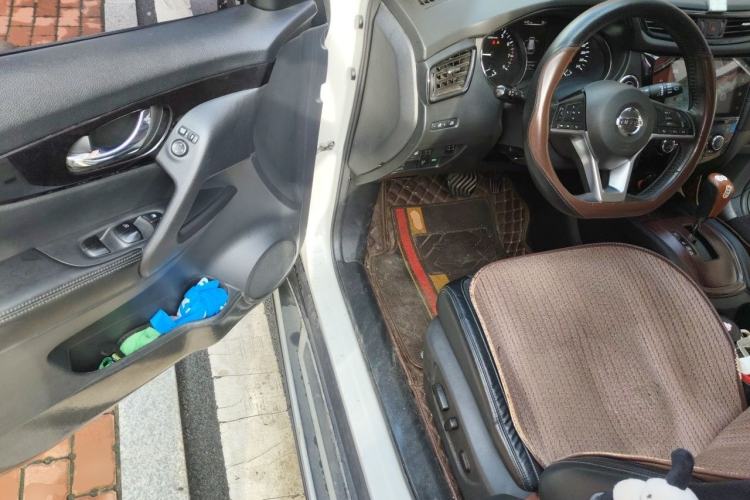 Used Nissan X-Trail 2019 2.0L CVT Smart Connect Comfort Edition 2WD Driver Seat