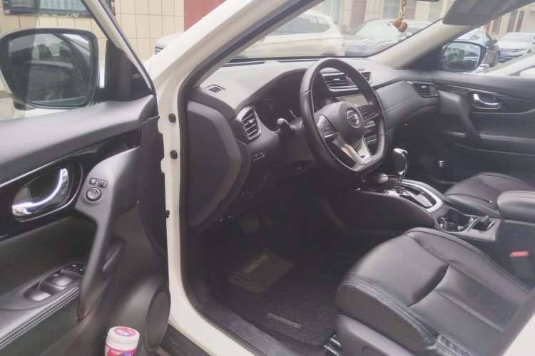 Used Nissan X-Trail 2019 2.0L CVT Smart Connect Comfort Edition 2WD Driver Seat