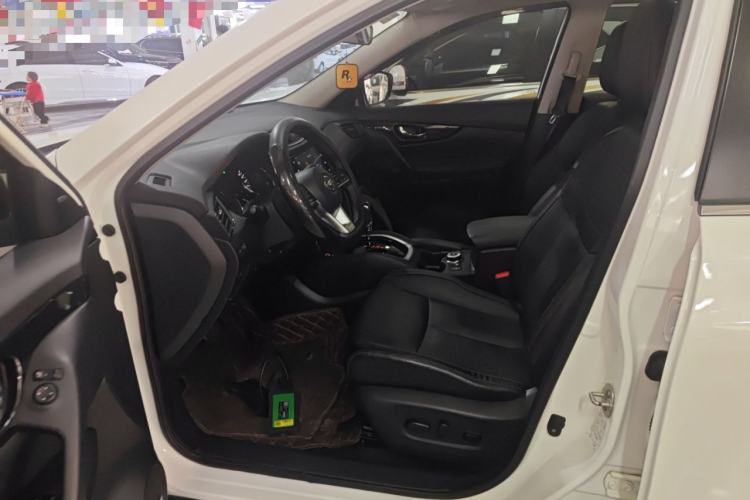 Used Nissan X-Trail 2019 2.5L CVT Smart Connect Luxury Edition 4WD Driver Seat
