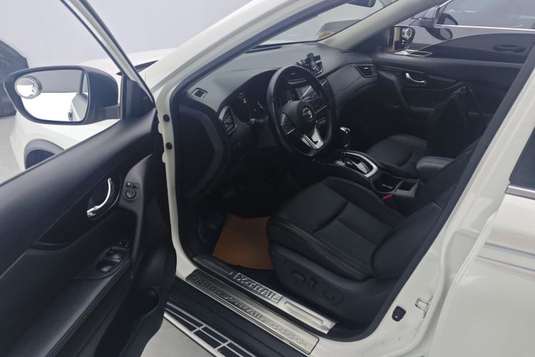 Used Nissan X-Trail 2019 2.0L CVT Smart Connect Comfort Edition 2WD Driver Seat