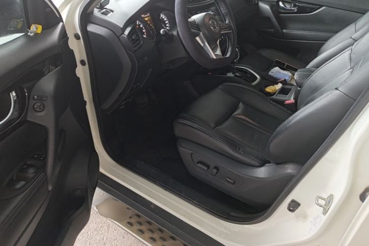 Used Nissan X-Trail 2019 2.0L CVT Smart Connect Comfort Edition 2WD Driver Seat