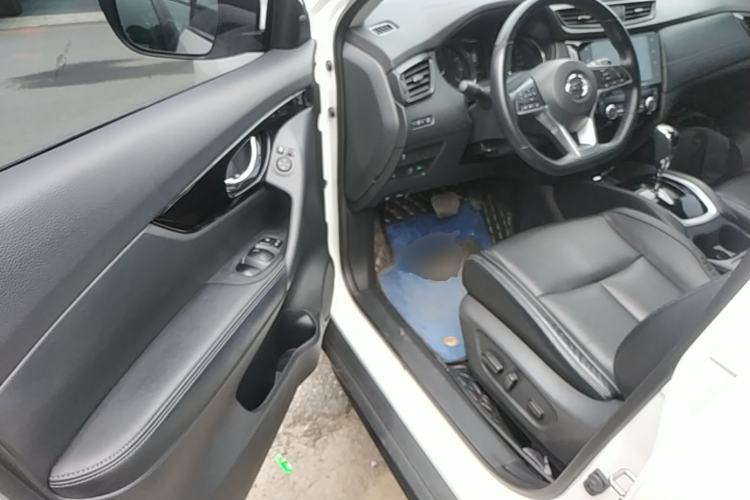 Used Nissan X-Trail 2019 2.0L CVT Smart Connect Comfort Edition 2WD Driver Seat