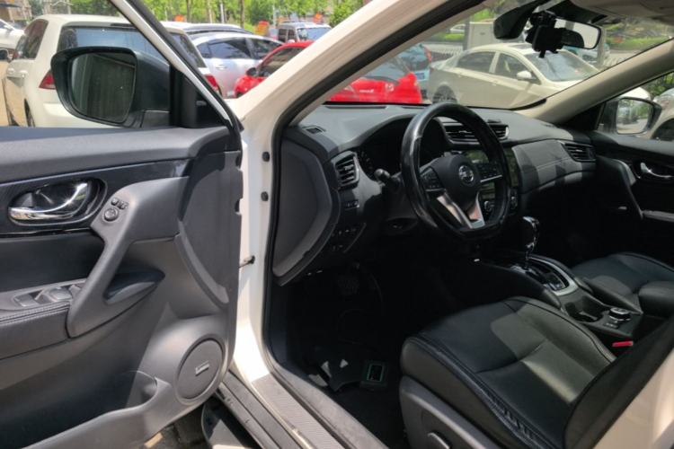 Used Nissan X-Trail 2019 2.5L CVT Smart Connect Luxury Edition 4WD Driver Seat