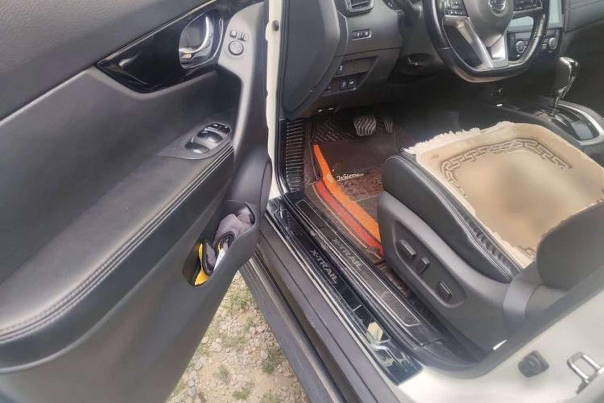 Used Nissan X-Trail 2019 2.0L CVT Smart Connect Comfort Edition 2WD Driver Seat