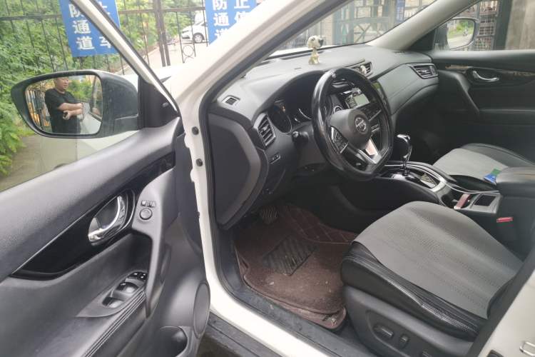 Used Nissan X-Trail 2019 2.0L CVT Comfort Edition 2WD Driver Seat