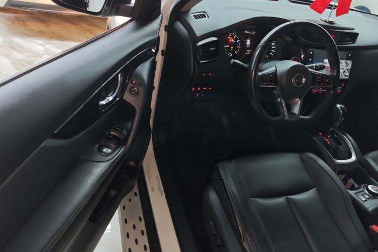 Used Nissan X-Trail 2019 2.5L CVT Smart Connect Luxury Edition 4WD Driver Seat