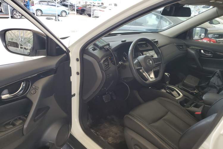 Used Nissan X-Trail 2019 2.0L CVT Smart Connect Comfort Edition 2WD Driver Seat
