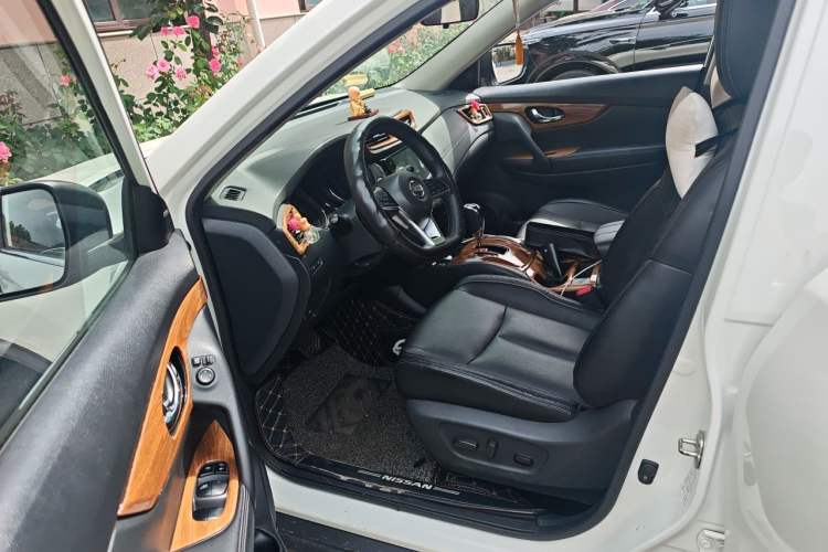 Used Nissan X-Trail 2019 2.0L CVT SmartConnect 7-Seater Comfort Edition 2WD Driver Seat