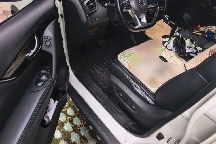 Used Nissan X-Trail 2019 2.0L CVT Smart Connect Comfort Edition 2WD Driver Seat