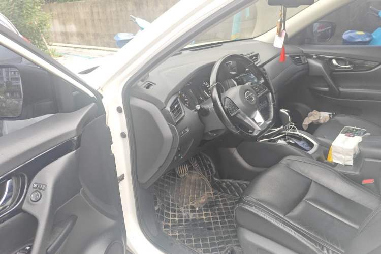 Used Nissan X-Trail 2019 2.0L CVT Smart Connect Comfort Edition 2WD Driver Seat