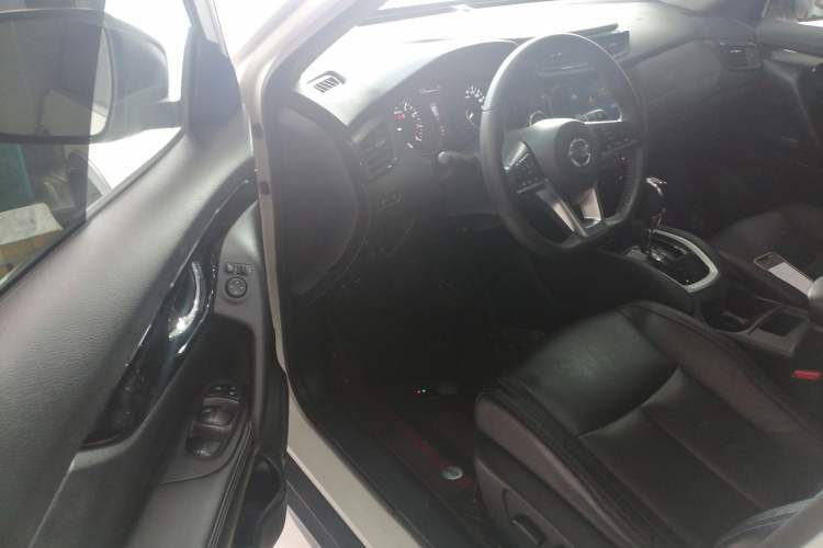 Used Nissan X-Trail 2019 2.0L CVT Smart Connect Comfort Edition 2WD Driver Seat