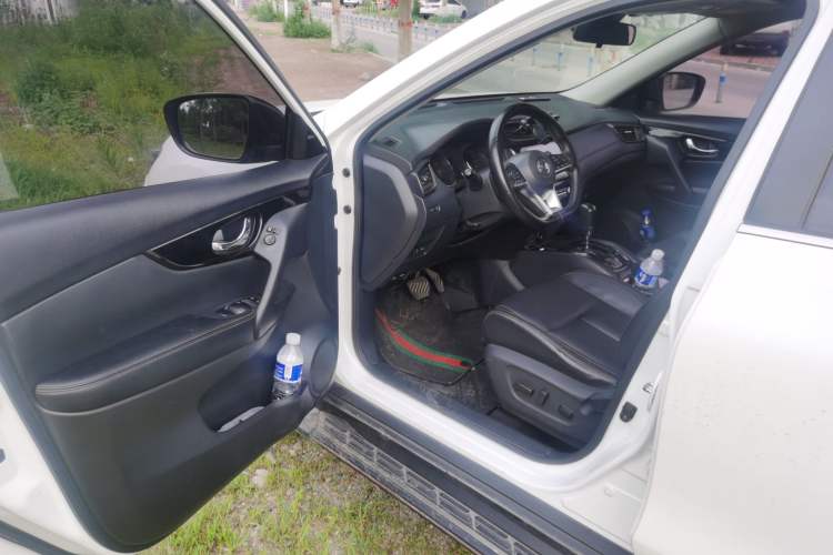 Used Nissan X-Trail 2019 2.0L CVT Smart Connect Comfort Edition 2WD Driver Seat
