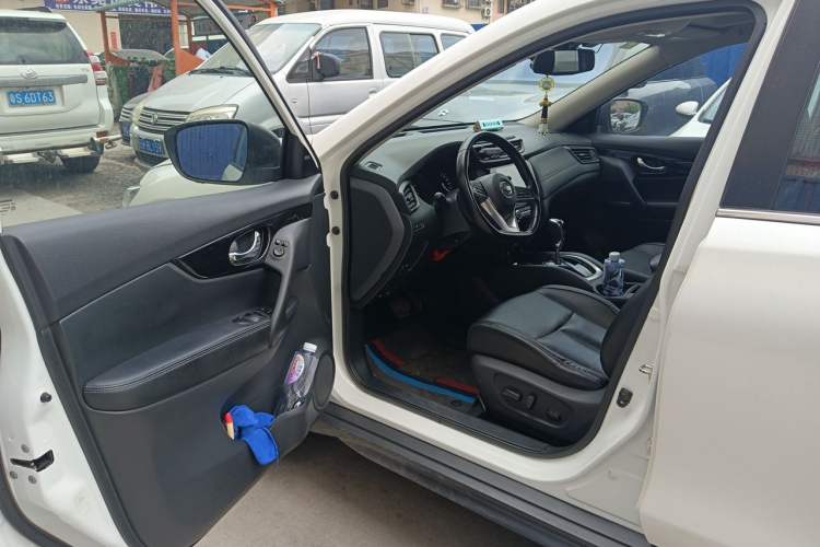 Used Nissan X-Trail 2019 2.0L CVT Smart Connect Comfort Edition 2WD Driver Seat