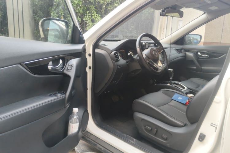 Used Nissan X-Trail 2019 2.0L CVT Smart Connect Comfort Edition 2WD Driver Seat