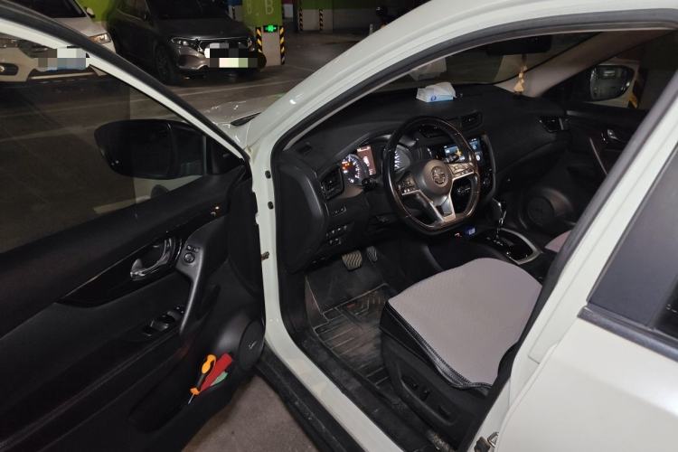 Used Nissan X-Trail 2019 2.5L CVT Smart Connect Luxury Edition 4WD Driver Seat