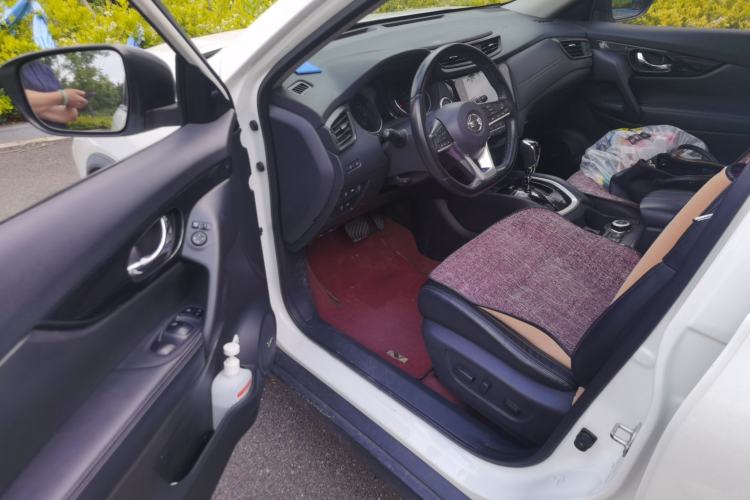 Used Nissan X-Trail 2019 2.5L CVT Smart Connect Luxury Edition 4WD Driver Seat