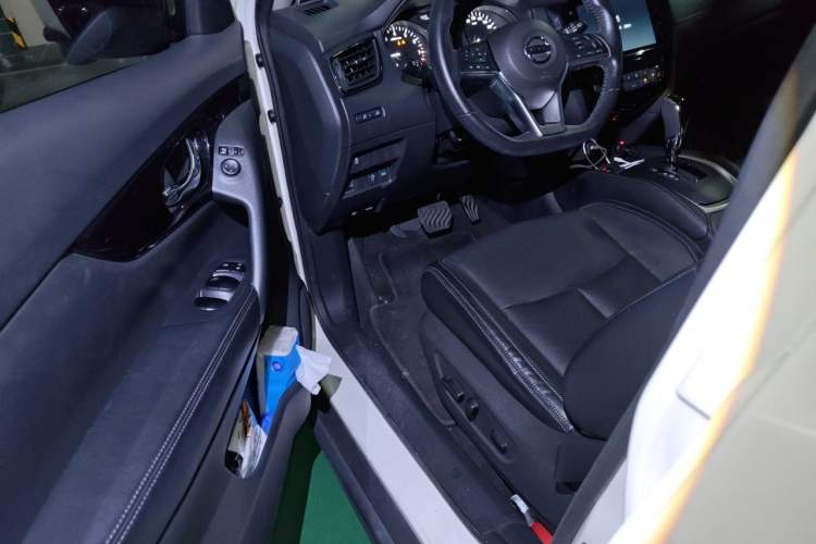 Used Nissan X-Trail 2019 2.0L CVT Smart Connect Comfort Edition 2WD Driver Seat