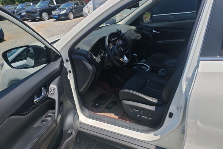Used Nissan X-Trail 2019 2.5L CVT Smart Connect Luxury Edition 4WD Driver Seat