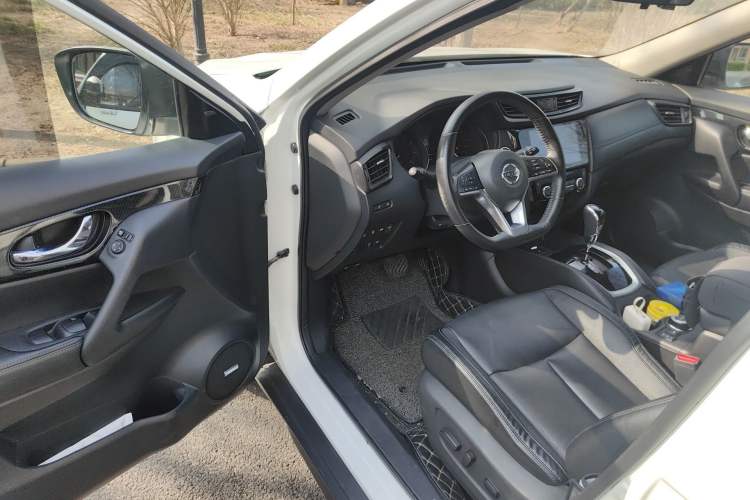 Used Nissan X-Trail 2019 2.5L CVT Smart Connect Luxury Edition 4WD Driver Seat