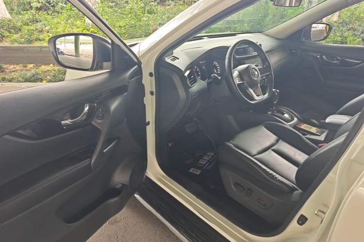 Used Nissan X-Trail 2019 2.0L CVT SmartConnect 7-Seater Comfort Edition 2WD Driver Seat