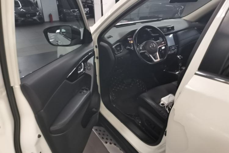Used Nissan X-Trail 2019 2.0L CVT Smart Connect Comfort Edition 2WD Driver Seat