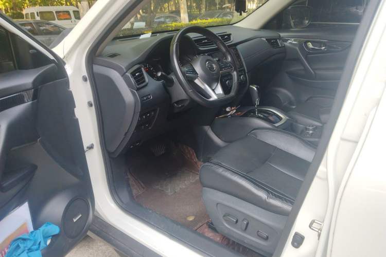 Used Nissan X-Trail 2019 2.5L CVT Smart Connect Luxury Edition 4WD Driver Seat