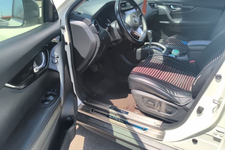 Used Nissan X-Trail 2019 2.0L CVT Smart Connect Comfort Edition 2WD Driver Seat