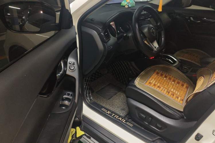 Used Nissan X-Trail 2019 2.0L CVT Smart Connect Comfort Edition 2WD Driver Seat
