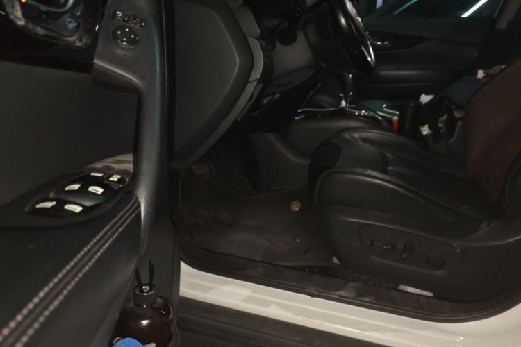 Used Nissan X-Trail 2019 2.0L CVT Smart Connect Comfort Edition 2WD Driver Seat