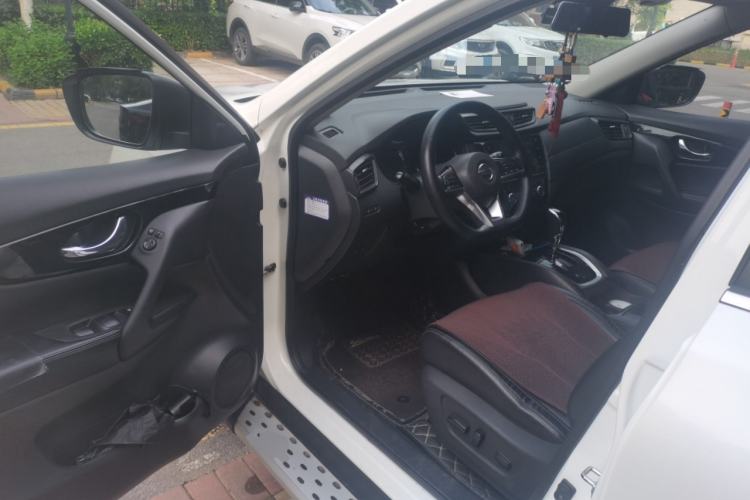 Used Nissan X-Trail 2019 2.0L CVT Smart Connect Comfort Edition 2WD Driver Seat