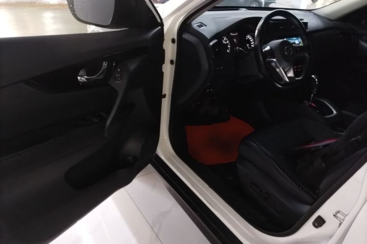 Used Nissan X-Trail 2019 2.0L CVT Smart Connect Comfort Edition 2WD Driver Seat