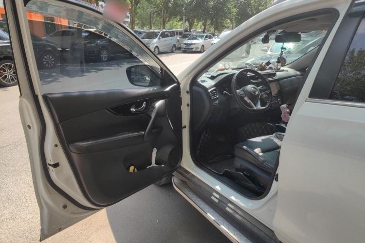 Used Nissan X-Trail 2019 2.0L CVT Smart Connect Comfort Edition 2WD Driver Seat