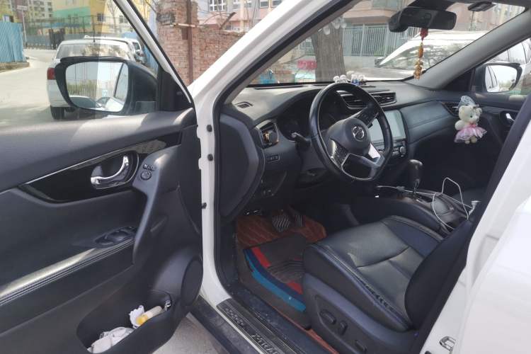 Used Nissan X-Trail 2019 2.0L CVT Smart Connect Comfort Edition 2WD Driver Seat