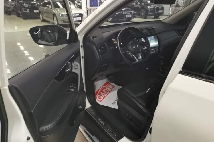 Used Nissan X-Trail 2019 2.5L CVT Smart Connect Luxury Edition 4WD Driver Seat