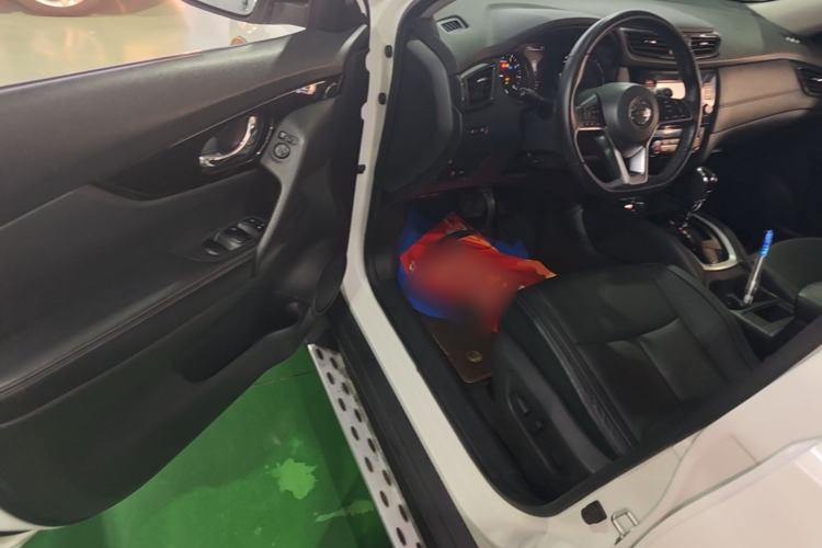 Used Nissan X-Trail 2019 2.0L CVT Comfort Edition 2WD Driver Seat