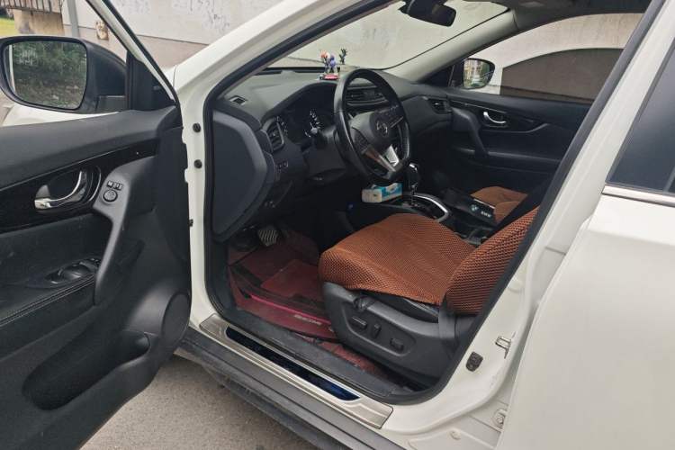 Used Nissan X-Trail 2019 2.0L CVT Smart Connect Comfort Edition 2WD Driver Seat