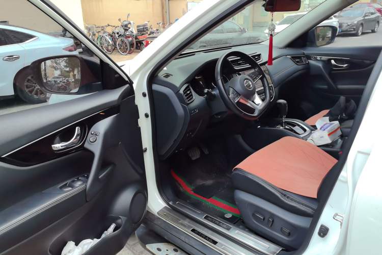 Used Nissan X-Trail 2019 2.0L CVT Smart Connect Comfort Edition 2WD Driver Seat