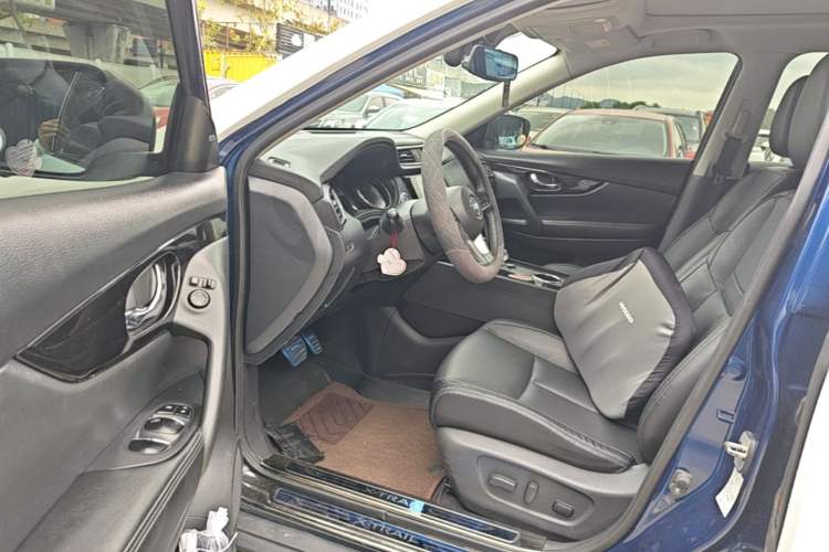 Used Nissan X-Trail 2019 2.0L CVT Smart Connect Comfort Edition 2WD Driver Seat